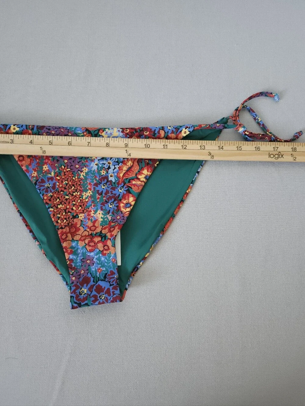 Onia kate string